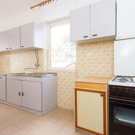 Ester Mit Terrasse By Interhome פונאנט