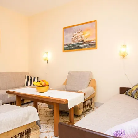 Ester Mit Terrasse By Interhome פונאנט