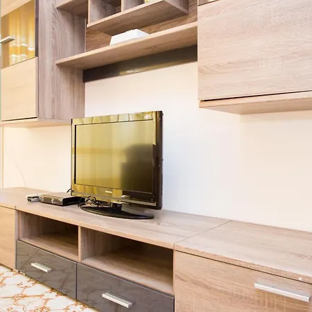 Ester Mit Terrasse By Interhome פונאנט